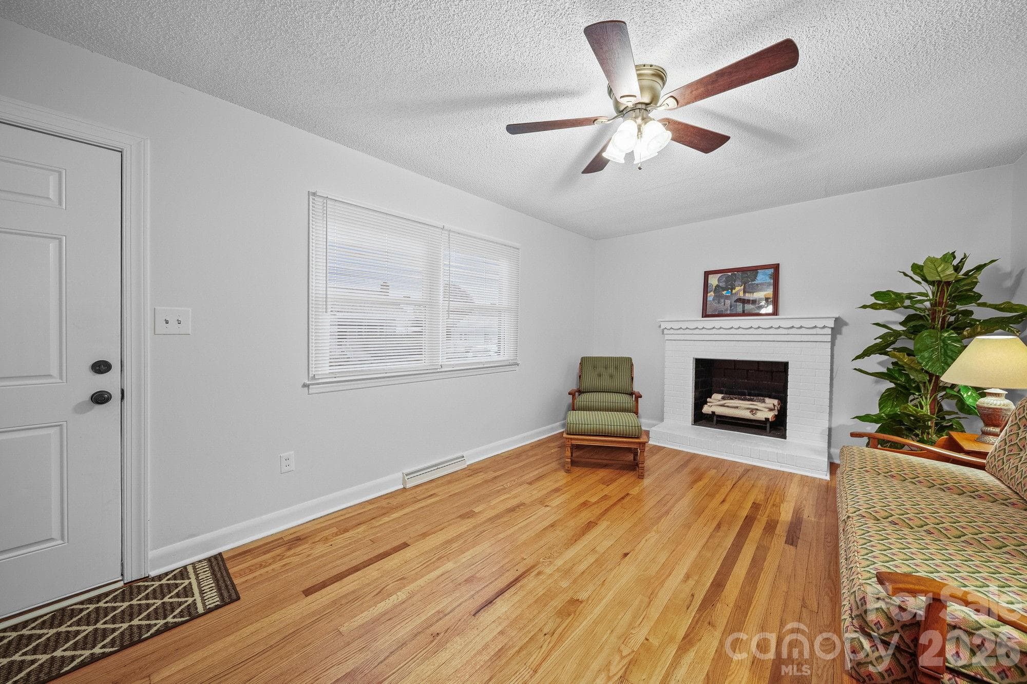 Single Family Residence at 304 Ford Street, Cramerton, photo 5 of 29