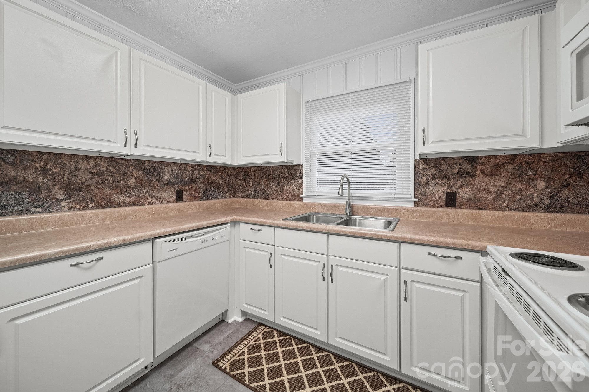 Single Family Residence at 304 Ford Street, Cramerton, photo 11 of 29