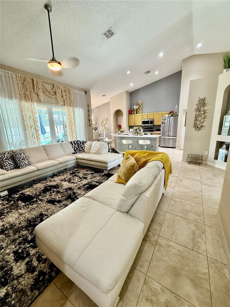 Plenty of entertaining space - 1748 FLORENCE VISTA BLVD, ORLANDO
