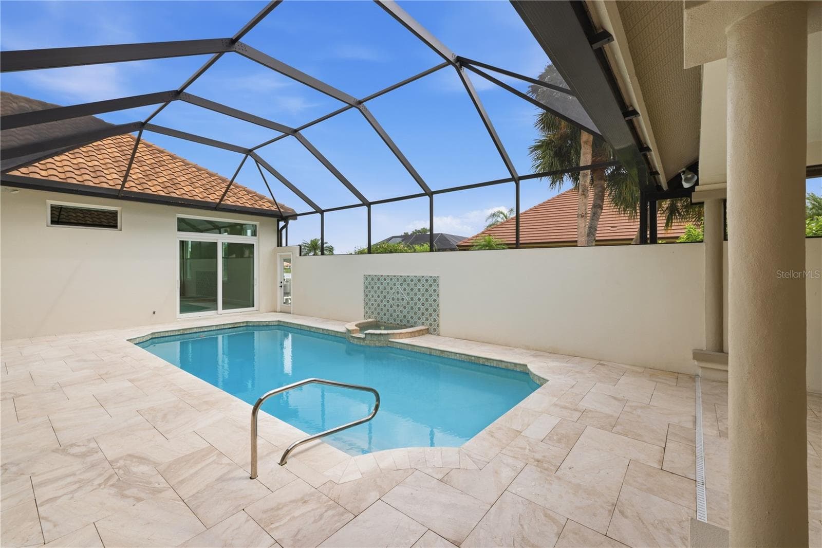 Single Family Residence at 309 S STONE BRIAR CREEK DR, VENICE, photo 5 of 77
