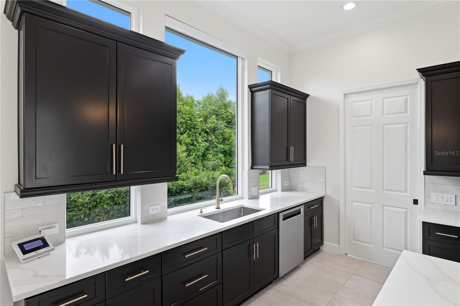 Single Family Residence at 309 S STONE BRIAR CREEK DR, VENICE, photo 25 of 77