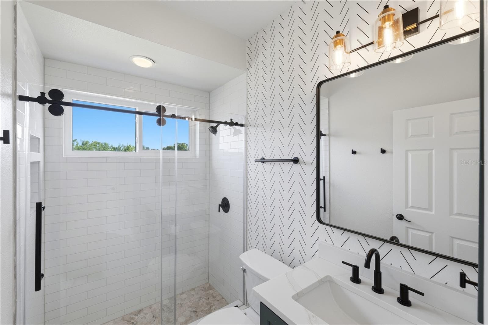 Single Family Residence at 309 S STONE BRIAR CREEK DR, VENICE, photo 33 of 77