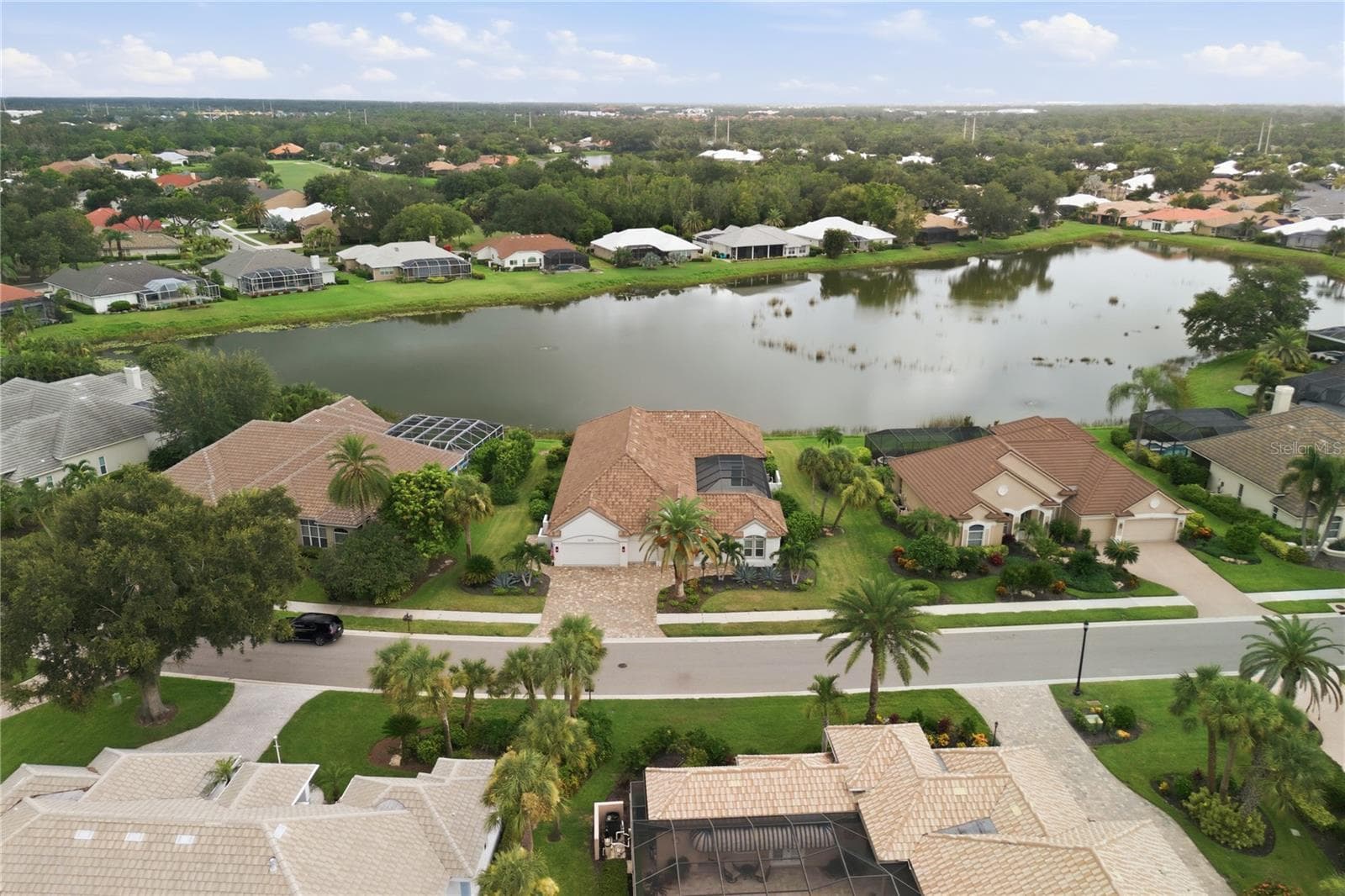 Single Family Residence at 309 S STONE BRIAR CREEK DR, VENICE, photo 57 of 77