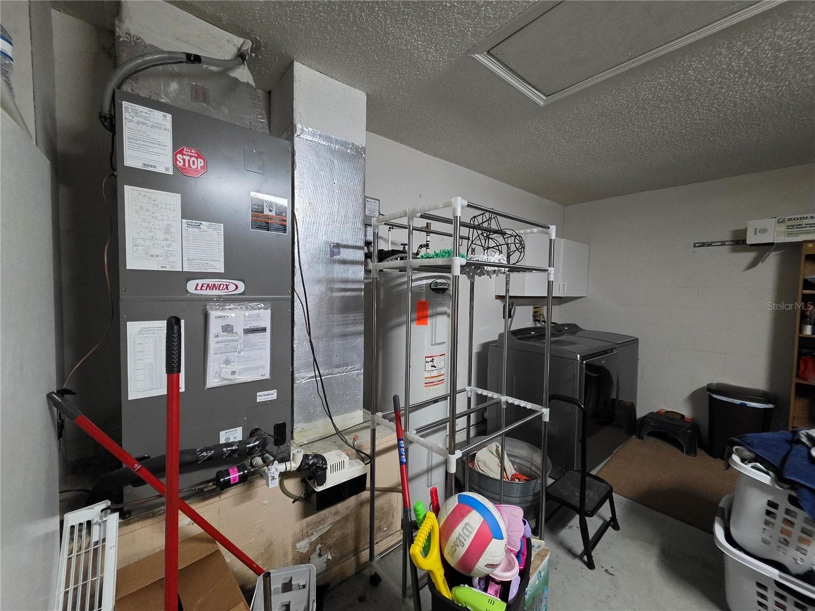 Utility/Laundry Space in Garage - 1040 W VILLAGE GREEN RD, DELAND
