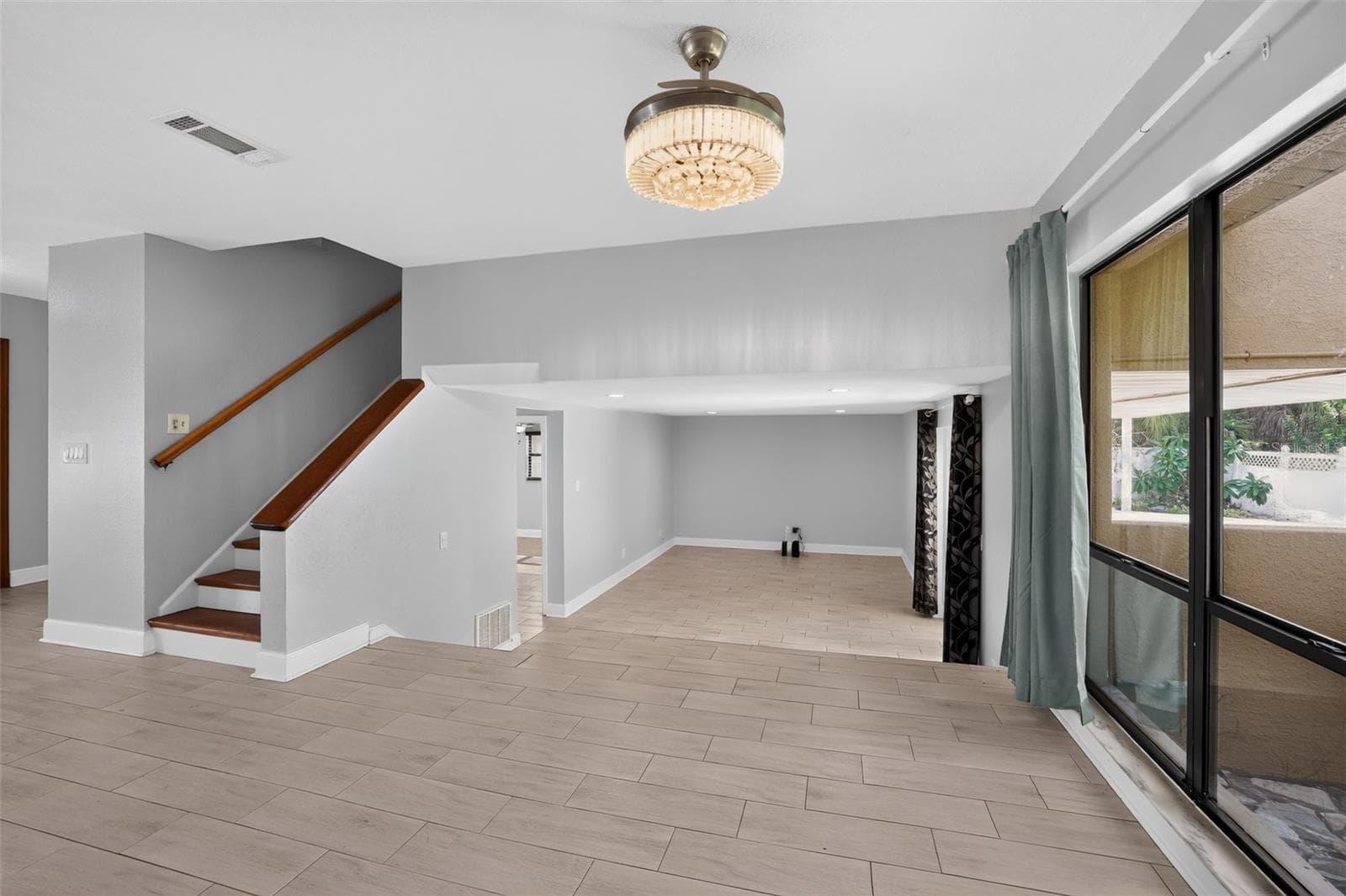 Single Family Residence at 7001 BAYWOOD CT, TAMPA, photo 10 of 37