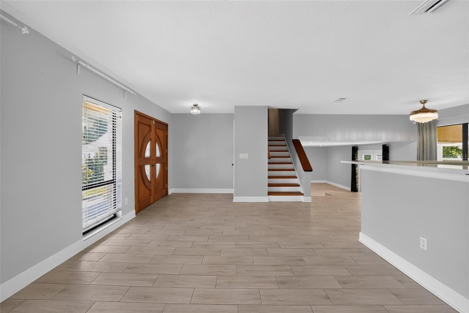 Single Family Residence at 7001 BAYWOOD CT, TAMPA, photo 11 of 37