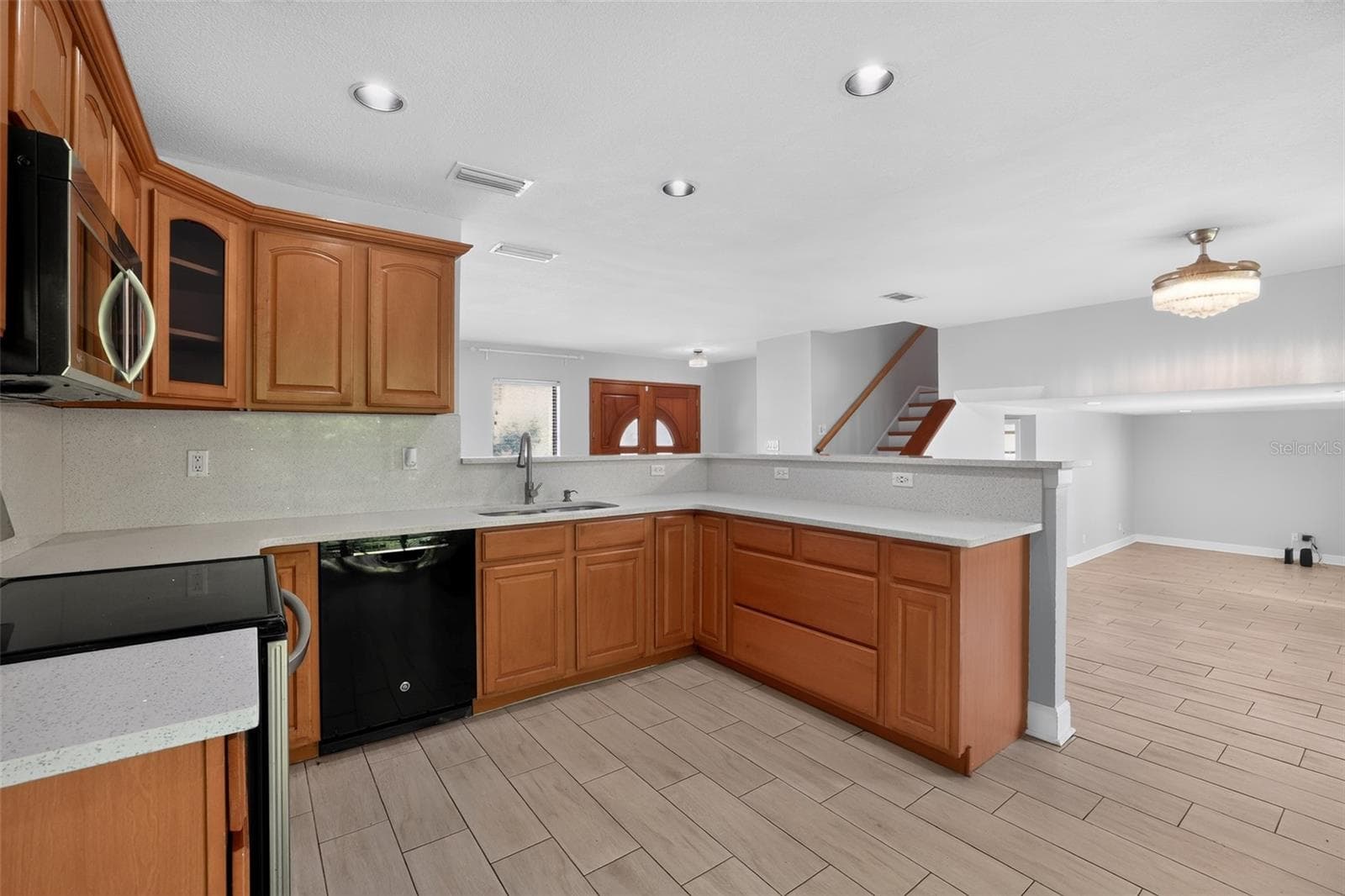 Single Family Residence at 7001 BAYWOOD CT, TAMPA, photo 14 of 37