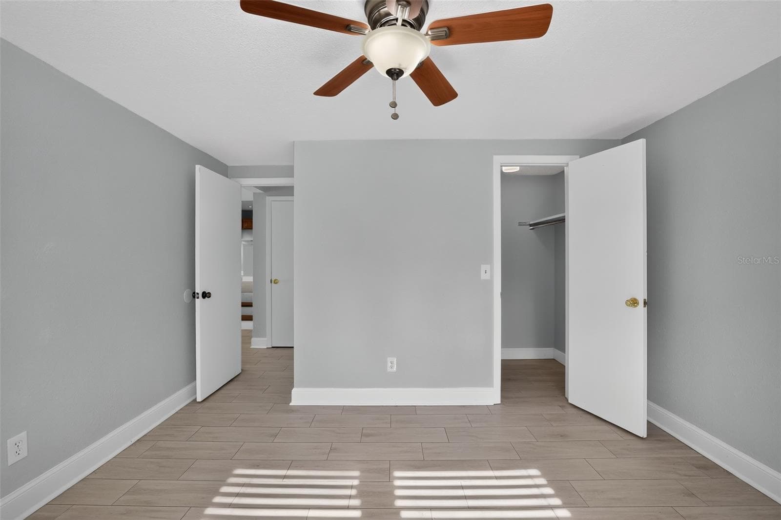 Single Family Residence at 7001 BAYWOOD CT, TAMPA, photo 19 of 37