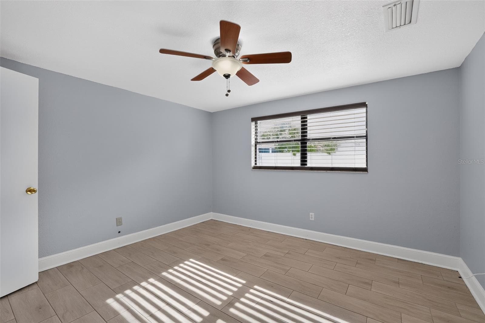 Single Family Residence at 7001 BAYWOOD CT, TAMPA, photo 25 of 37