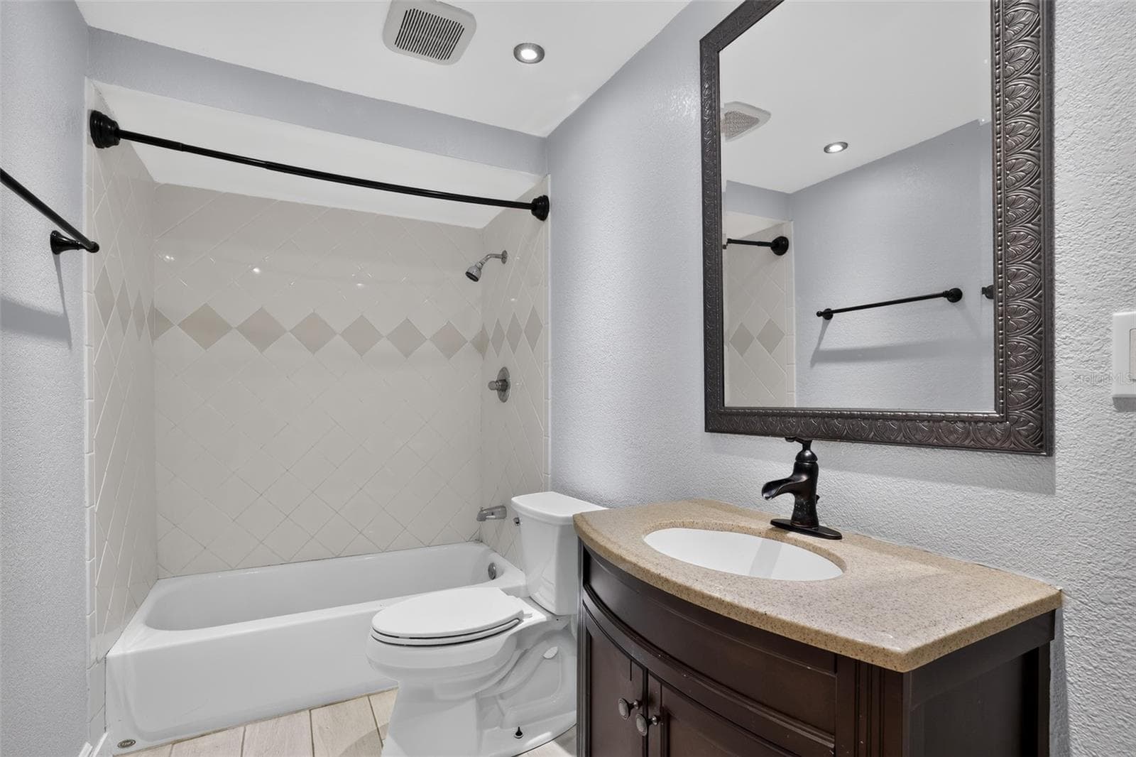 Single Family Residence at 7001 BAYWOOD CT, TAMPA, photo 29 of 37
