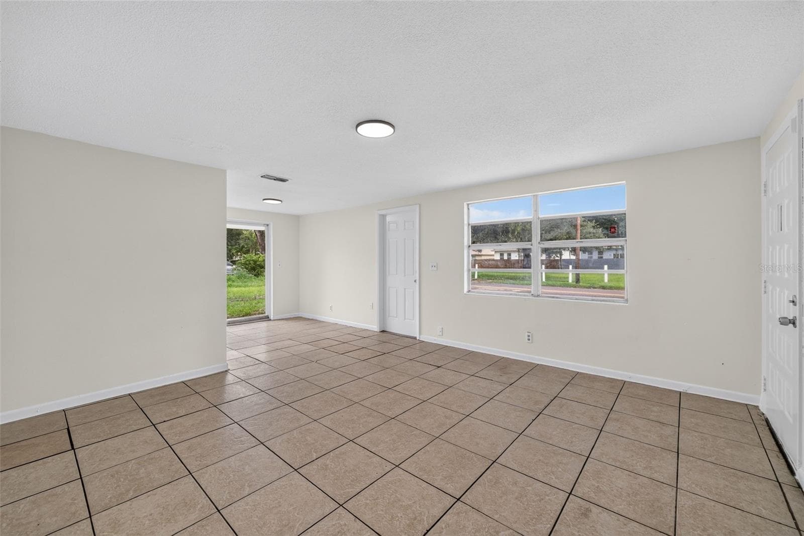 Single Family Residence at 3311 E CHELSEA ST, TAMPA, photo 12 of 33