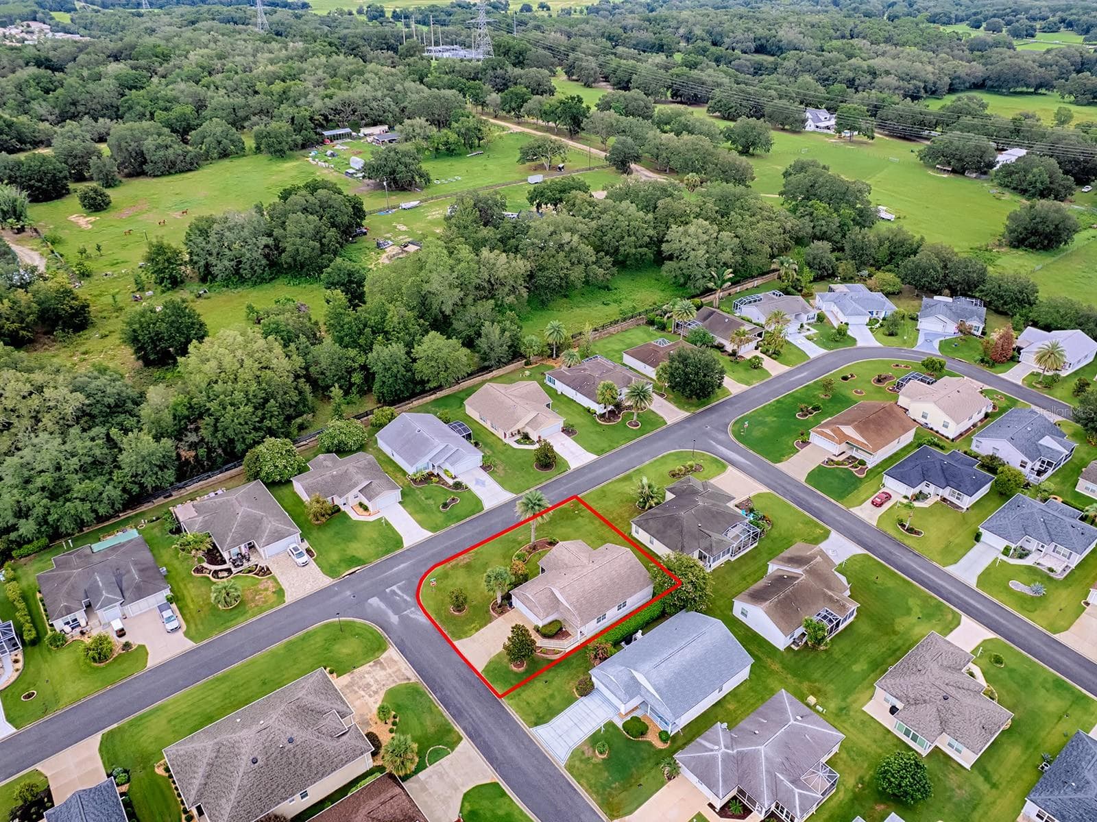 Single Family Residence at 250 ARBELLA LOOP, THE VILLAGES, photo 37 of 43