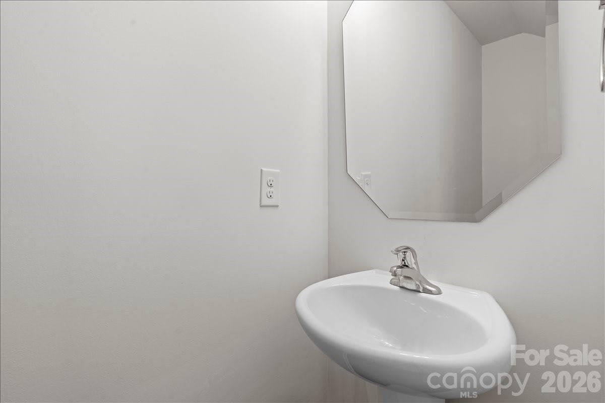 Half Bathroom - 6066 Benedict Place, Indian Land