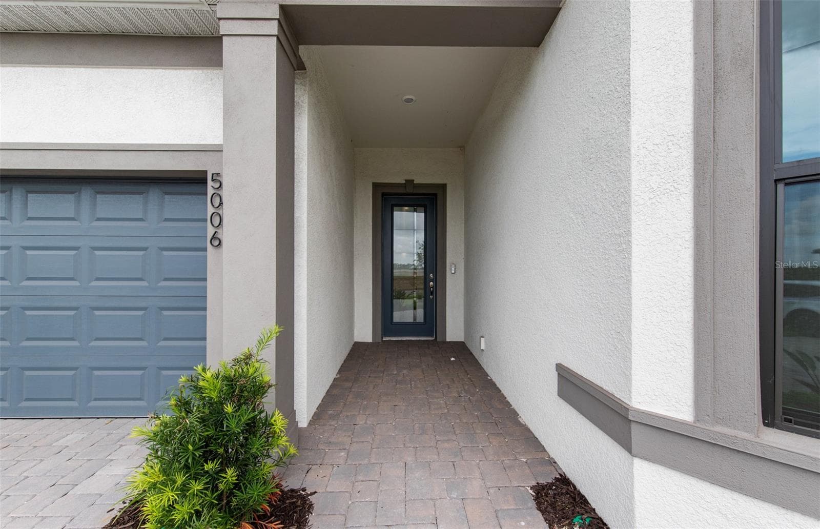 AVALIABLE NOW!!!!!Move in before the holidays in this beautiful prestige - 5006 GOLDEN SHORE CT, LAKEWOOD RANCH