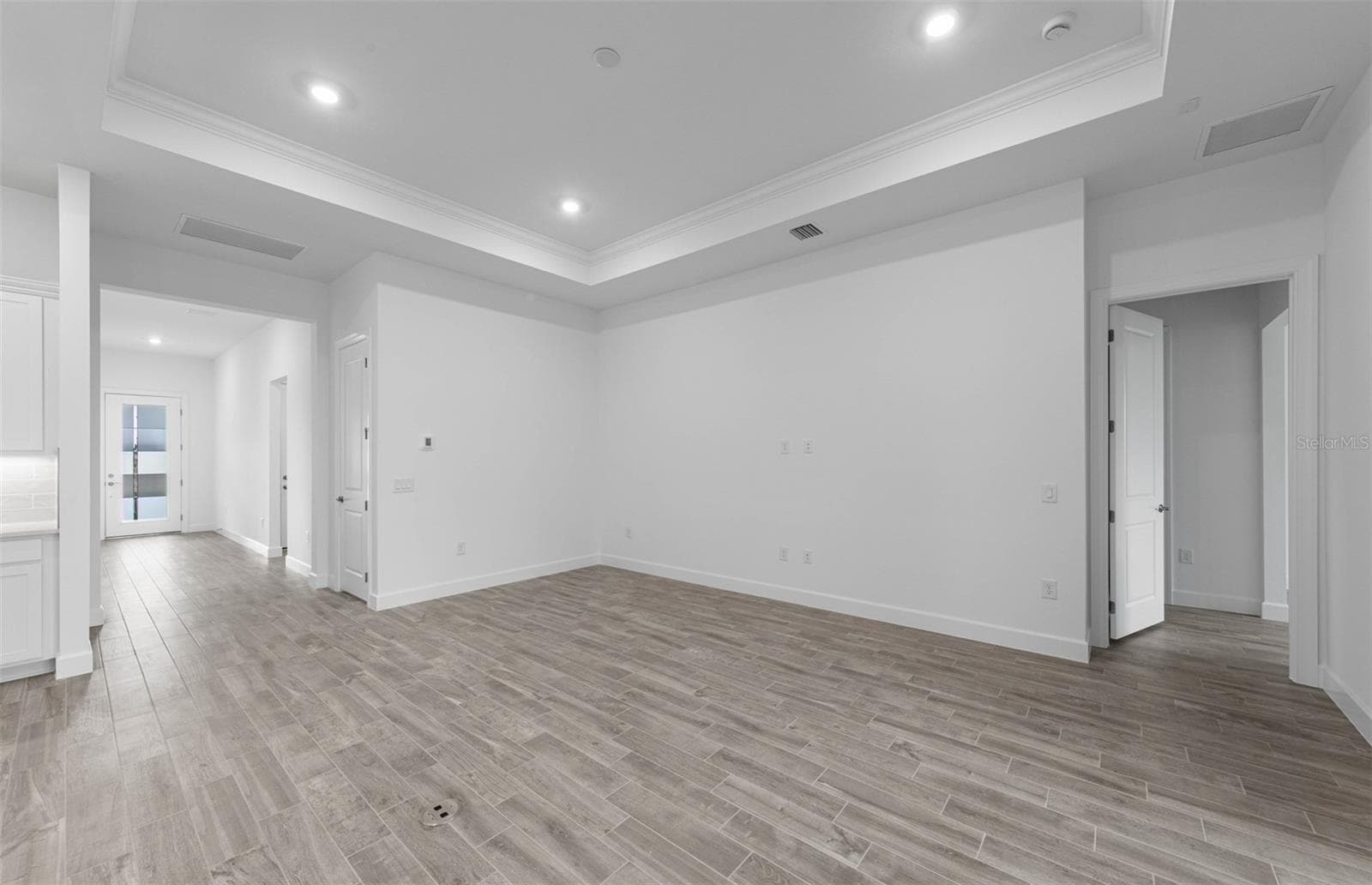 AVALIABLE NOW!!!!!Move in before the holidays in this beautiful prestige - 5006 GOLDEN SHORE CT, LAKEWOOD RANCH