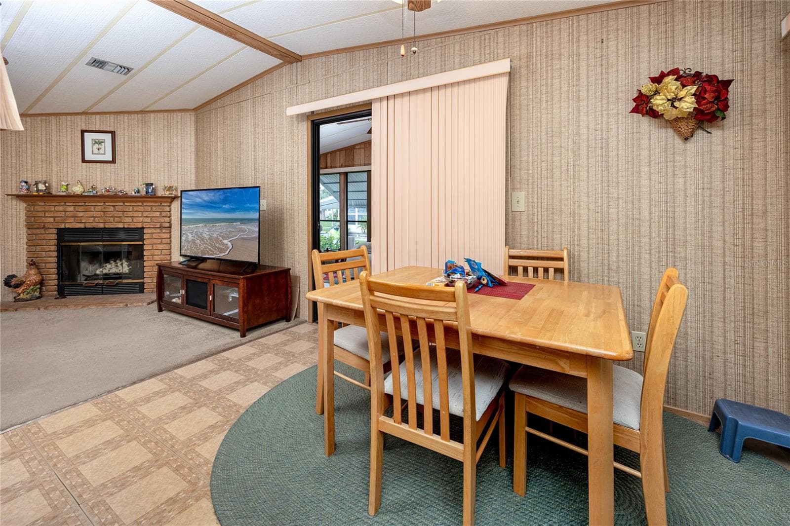 Manufactured Home at 6821 AMERICANA DR NE #106, ST PETERSBURG, photo 8 of 59