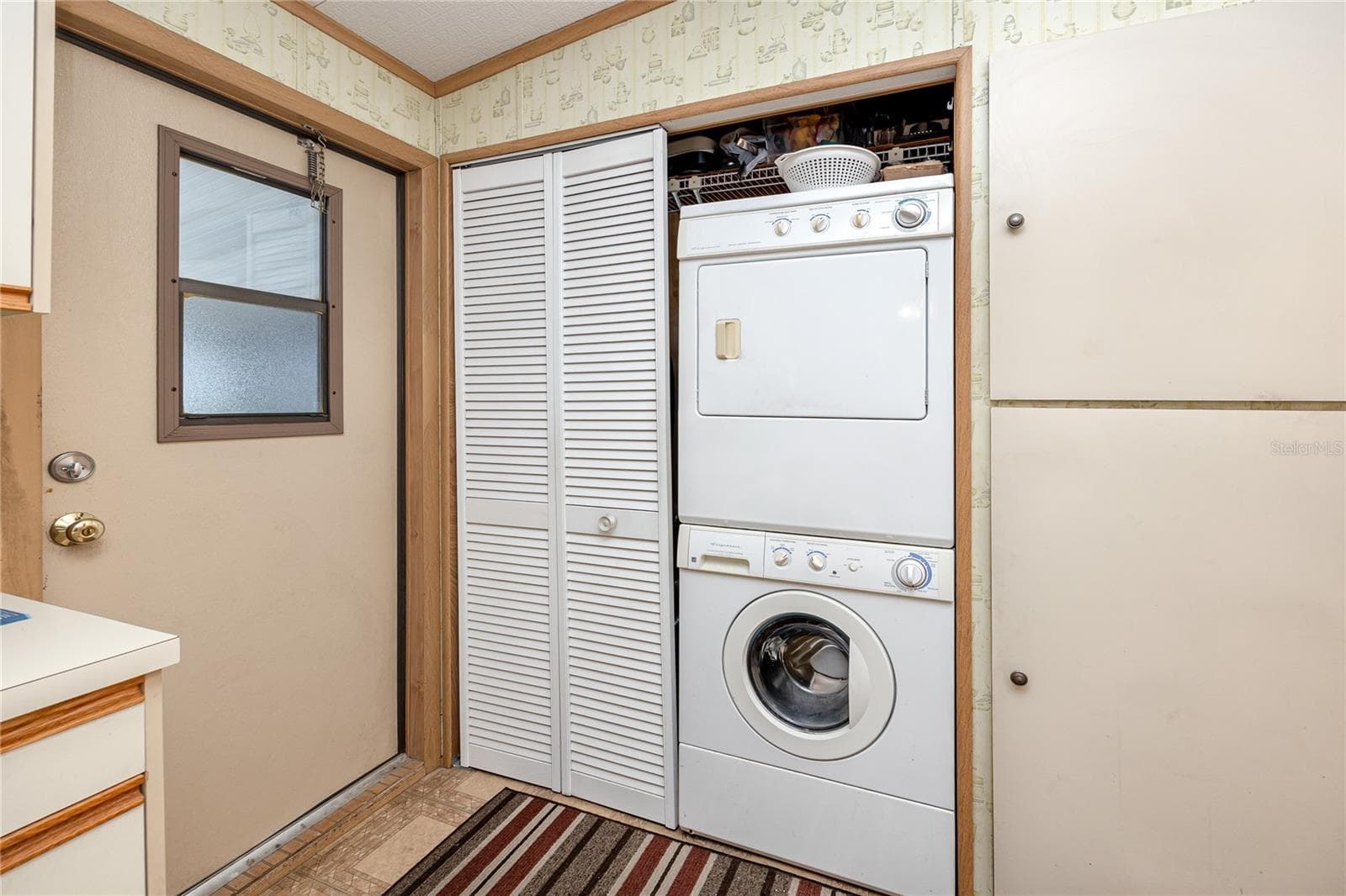 Manufactured Home at 6821 AMERICANA DR NE #106, ST PETERSBURG, photo 9 of 59