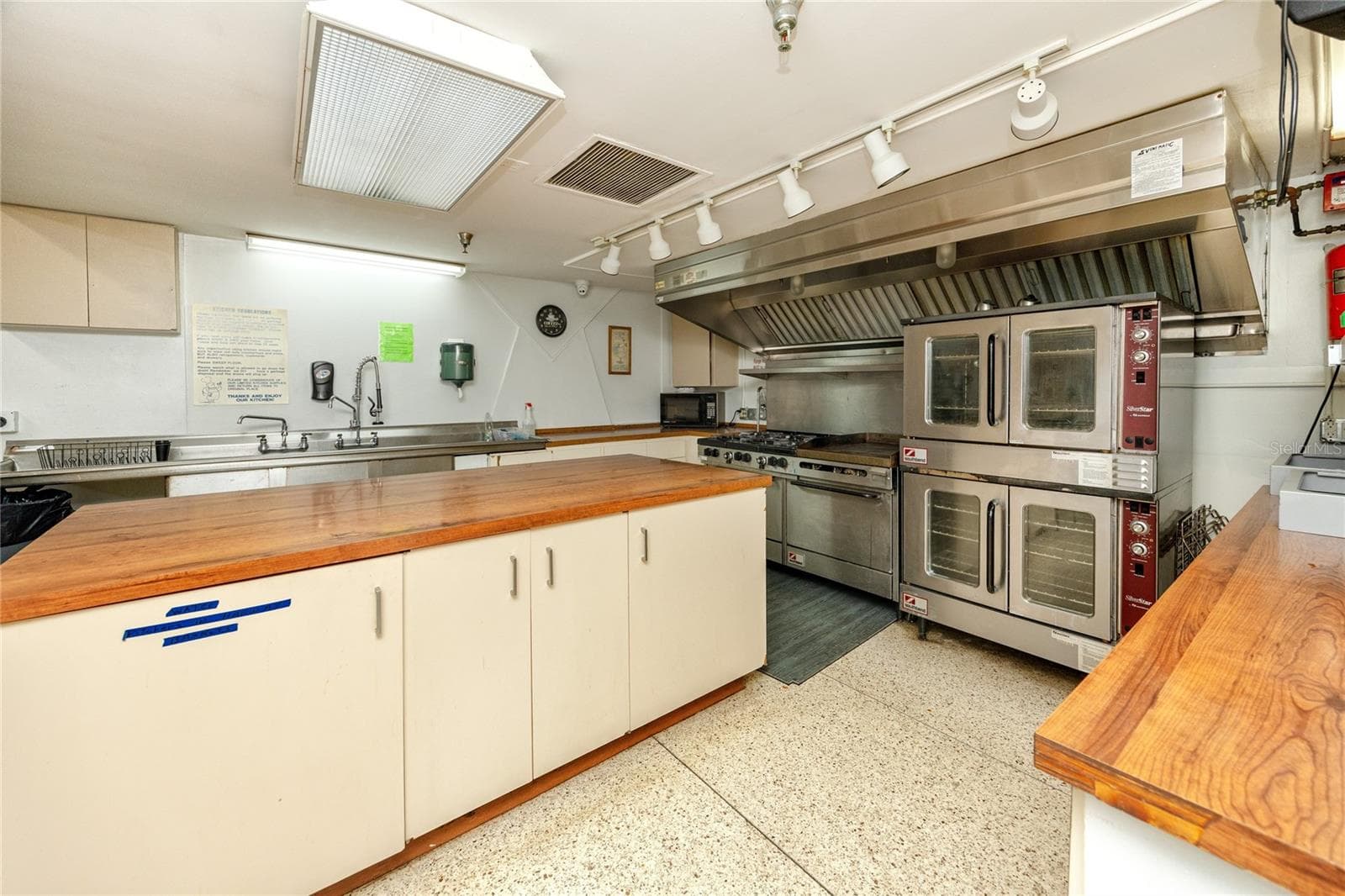 Manufactured Home at 6821 AMERICANA DR NE #106, ST PETERSBURG, photo 43 of 59