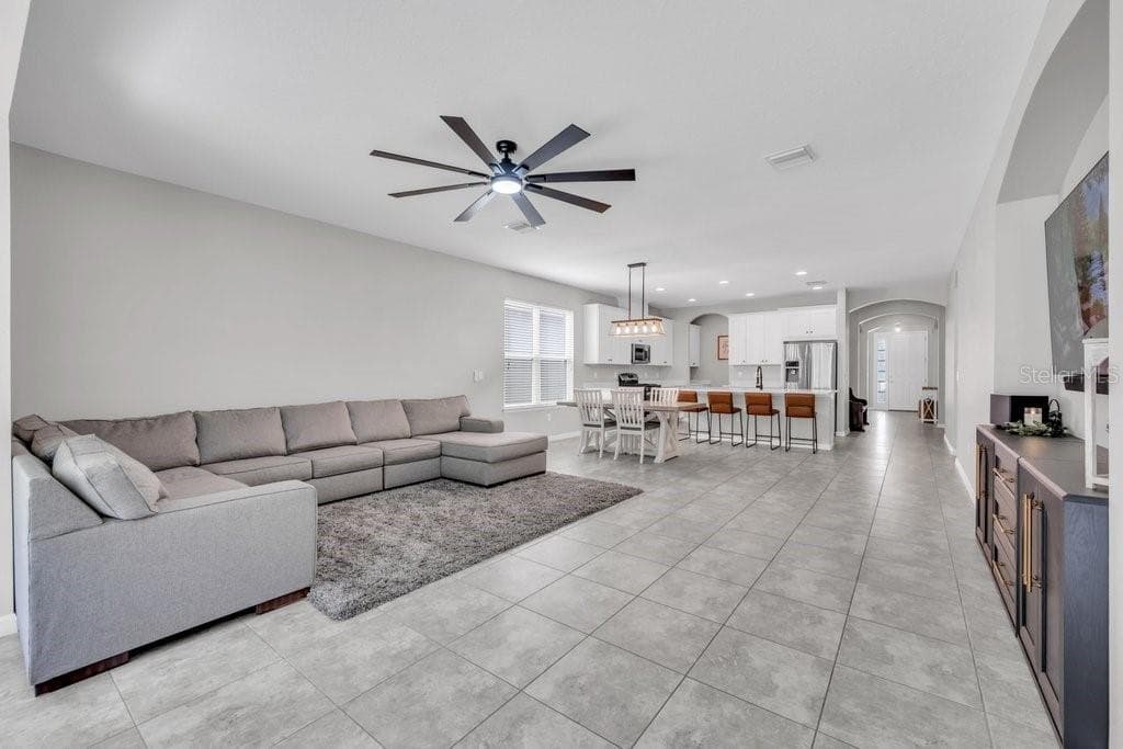 Single Family Residence at 17651 BRIGHT WHEAT DR, LITHIA, photo 13 of 42