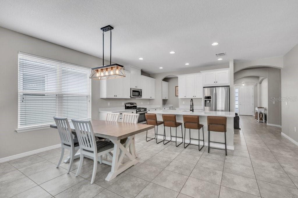 Single Family Residence at 17651 BRIGHT WHEAT DR, LITHIA, photo 14 of 42