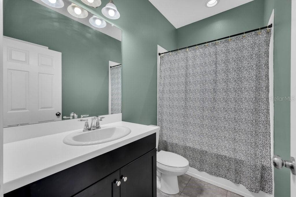 Single Family Residence at 17651 BRIGHT WHEAT DR, LITHIA, photo 22 of 42