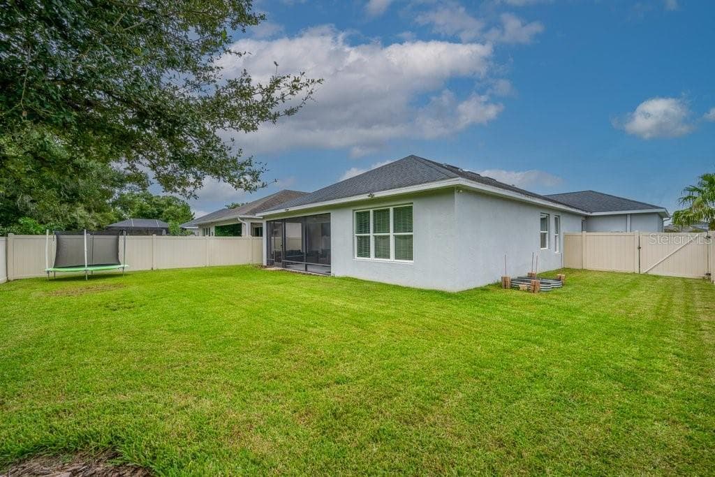 Single Family Residence at 17651 BRIGHT WHEAT DR, LITHIA, photo 30 of 42