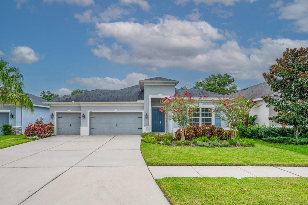 HAVE IT ALL! - 17651 BRIGHT WHEAT DR, LITHIA