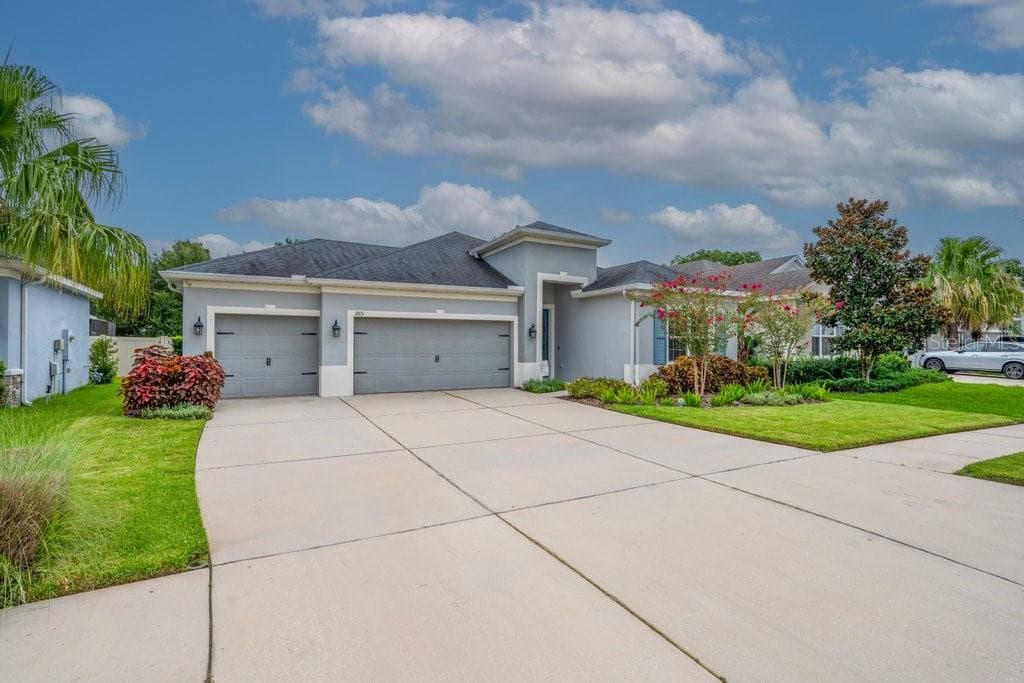 Single Family Residence at 17651 BRIGHT WHEAT DR, LITHIA, photo 35 of 42
