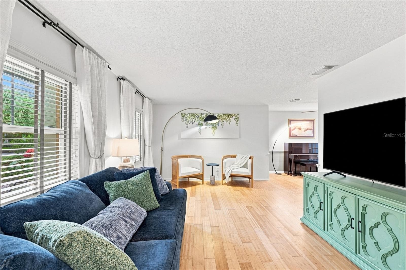 Single Family Residence at 2107 W FORE DR, TAMPA, photo 3 of 52