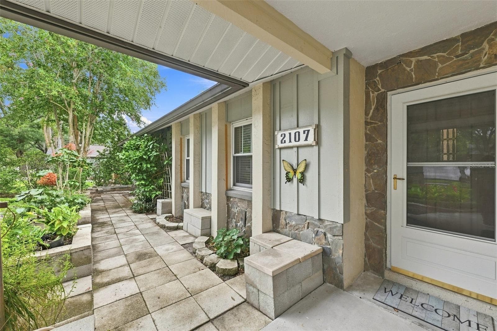 Single Family Residence at 2107 W FORE DR, TAMPA, photo 7 of 52