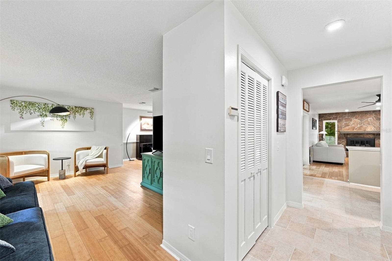 Single Family Residence at 2107 W FORE DR, TAMPA, photo 10 of 52