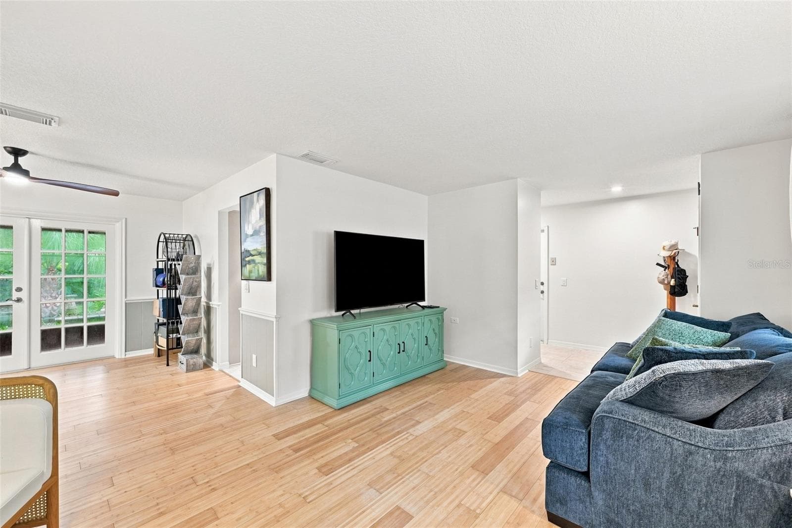 Single Family Residence at 2107 W FORE DR, TAMPA, photo 12 of 52