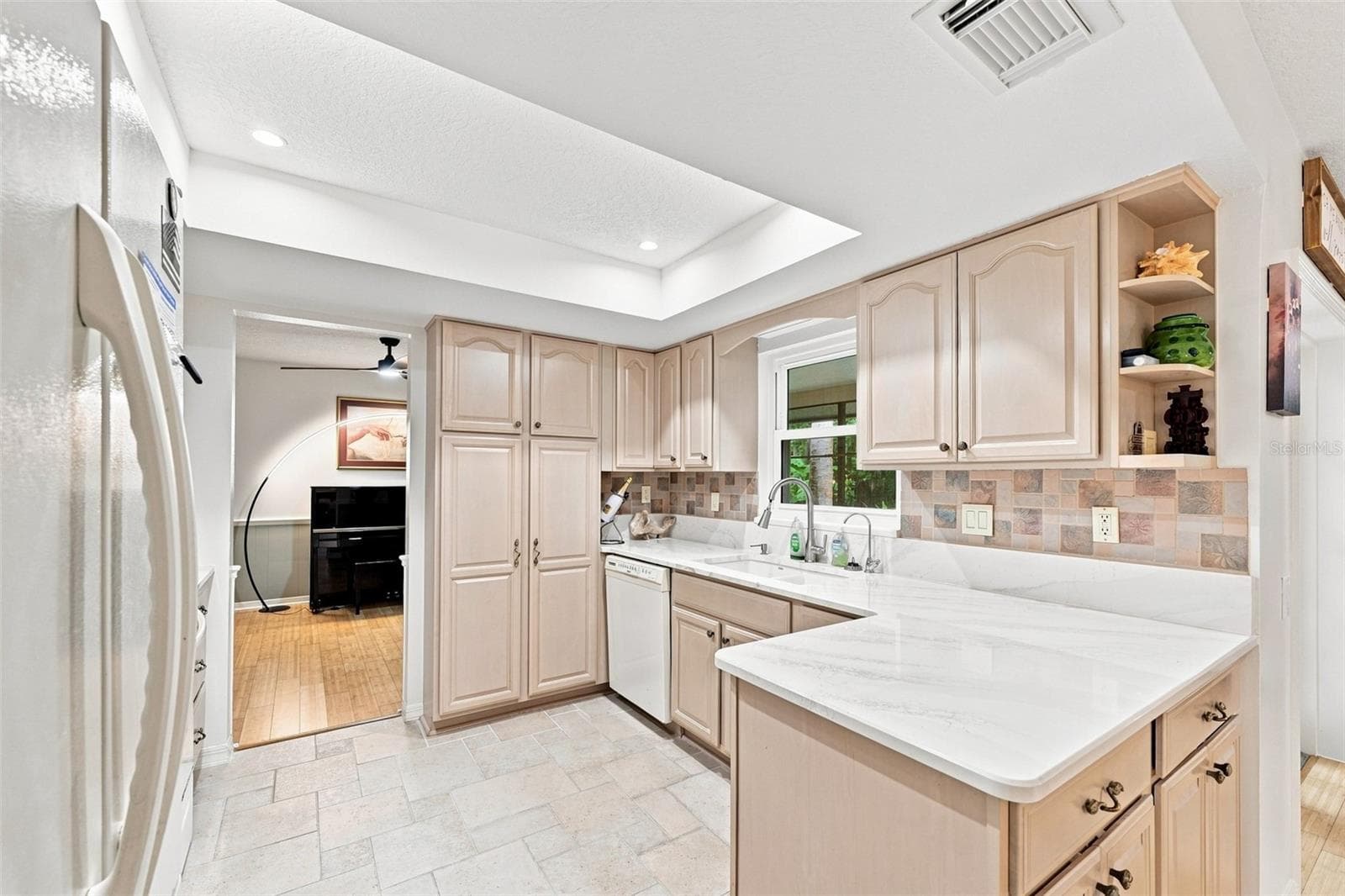 Single Family Residence at 2107 W FORE DR, TAMPA, photo 19 of 52