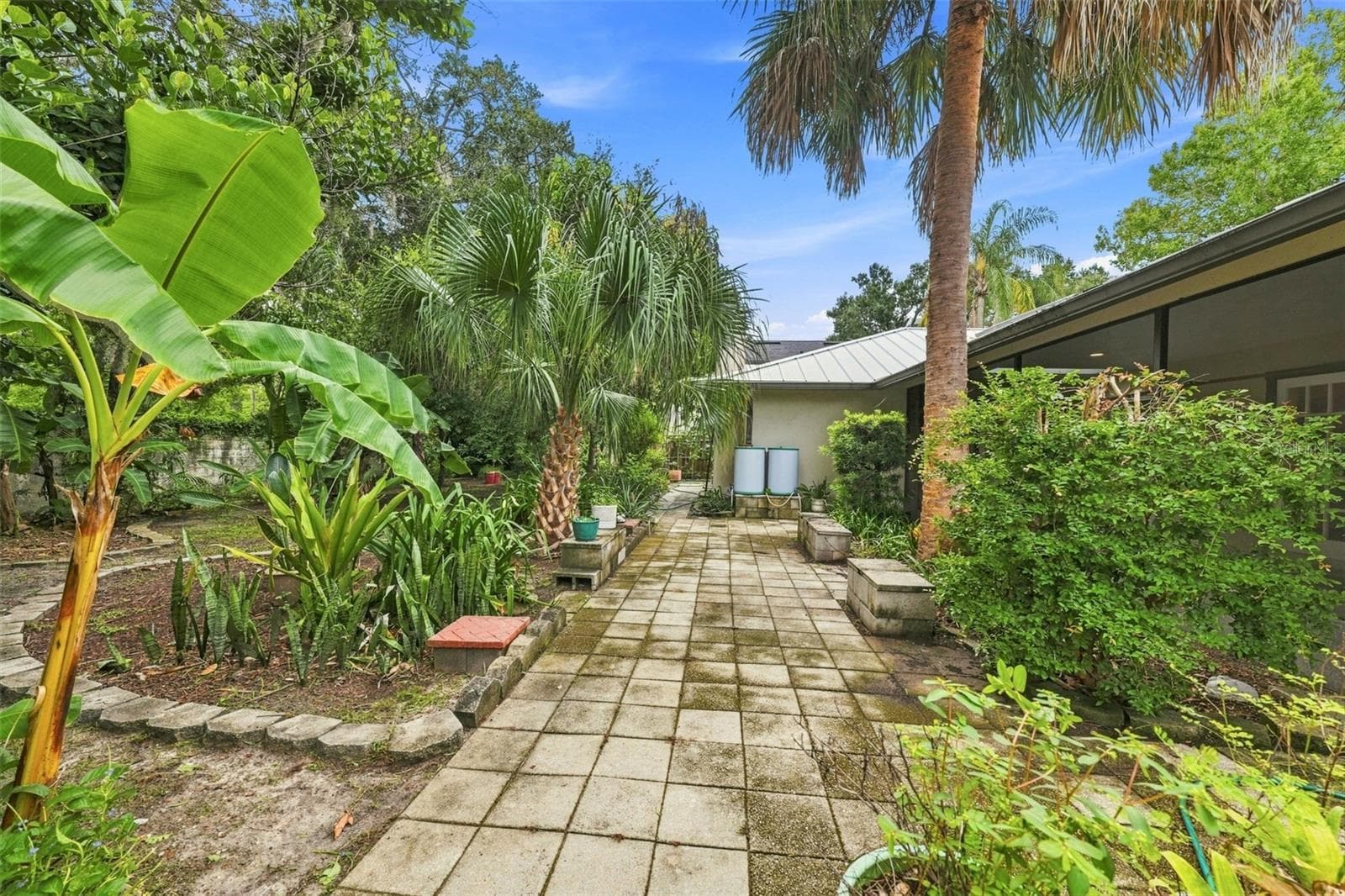 Single Family Residence at 2107 W FORE DR, TAMPA, photo 36 of 52
