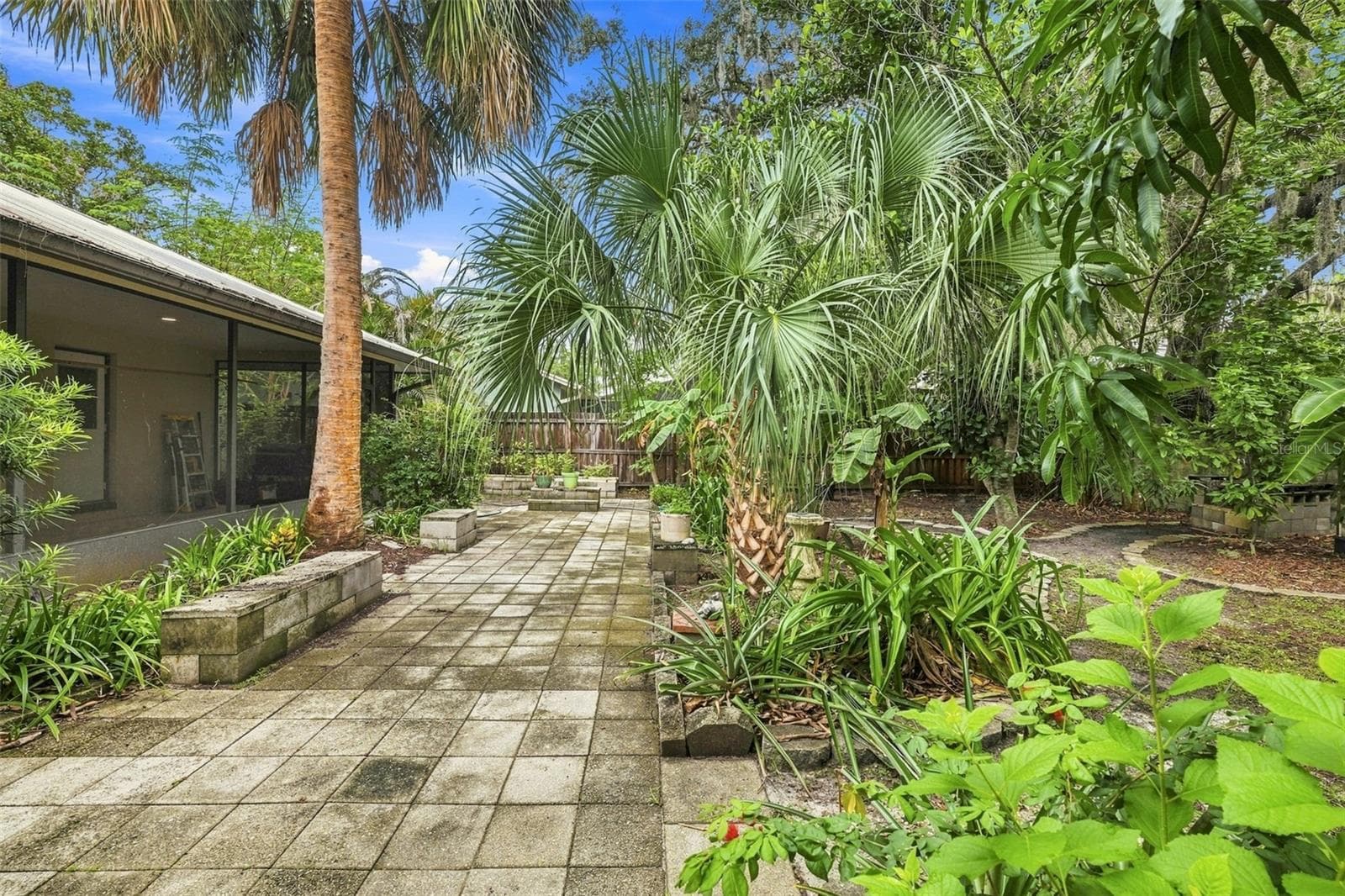 Single Family Residence at 2107 W FORE DR, TAMPA, photo 40 of 52