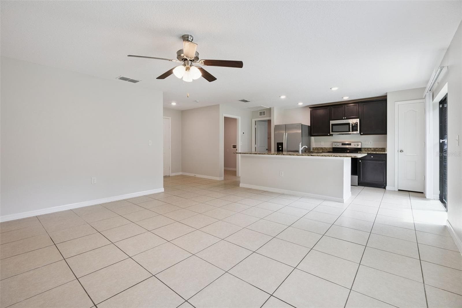 Single Family Residence at 35669 ROSE MOSS AVE, LEESBURG, photo 6 of 38