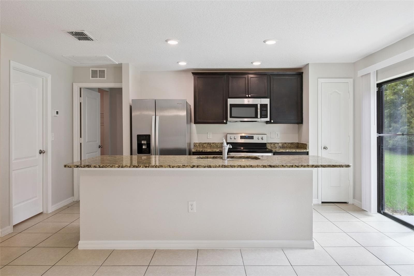 Single Family Residence at 35669 ROSE MOSS AVE, LEESBURG, photo 9 of 38
