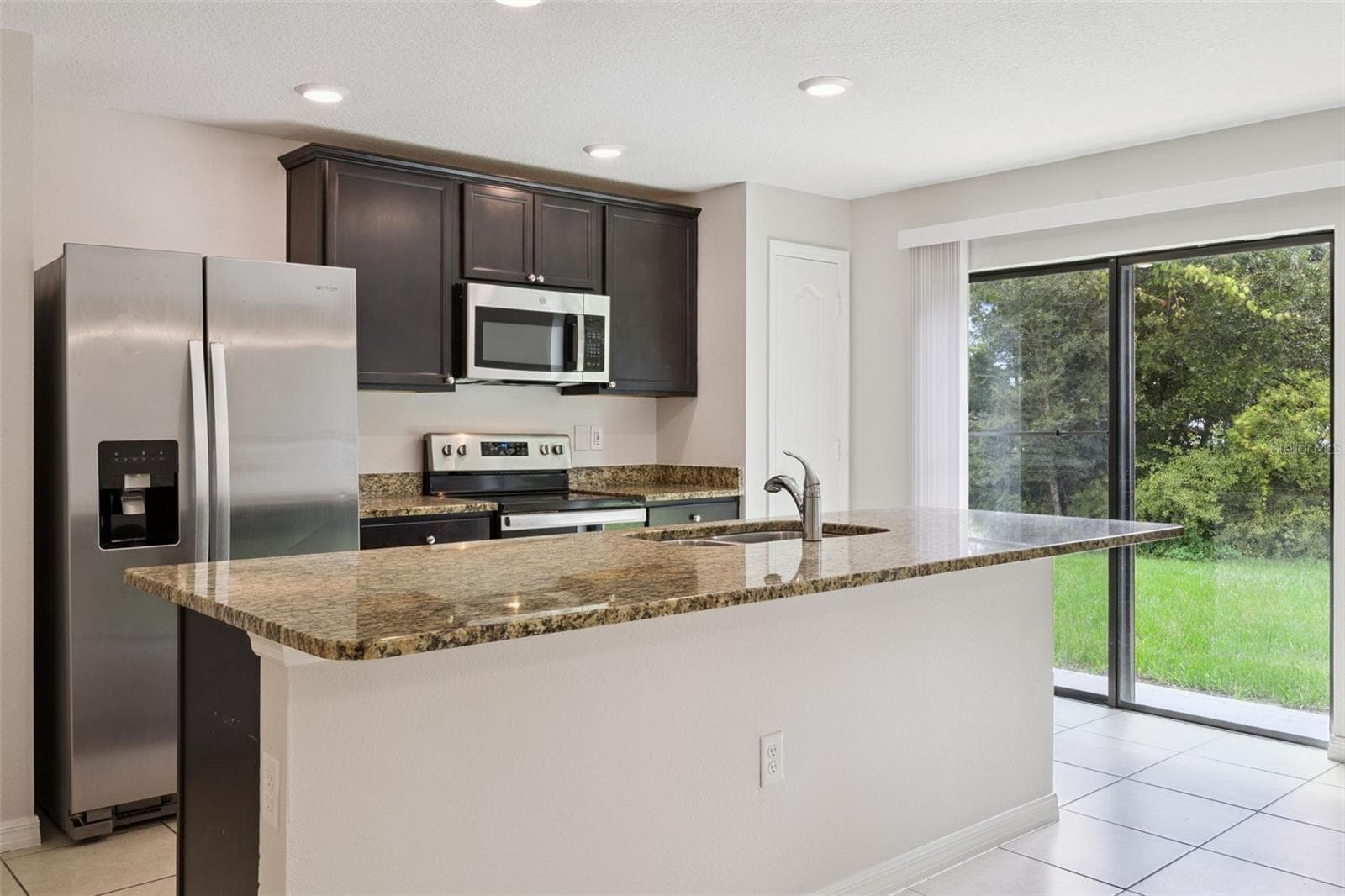 Single Family Residence at 35669 ROSE MOSS AVE, LEESBURG, photo 10 of 38