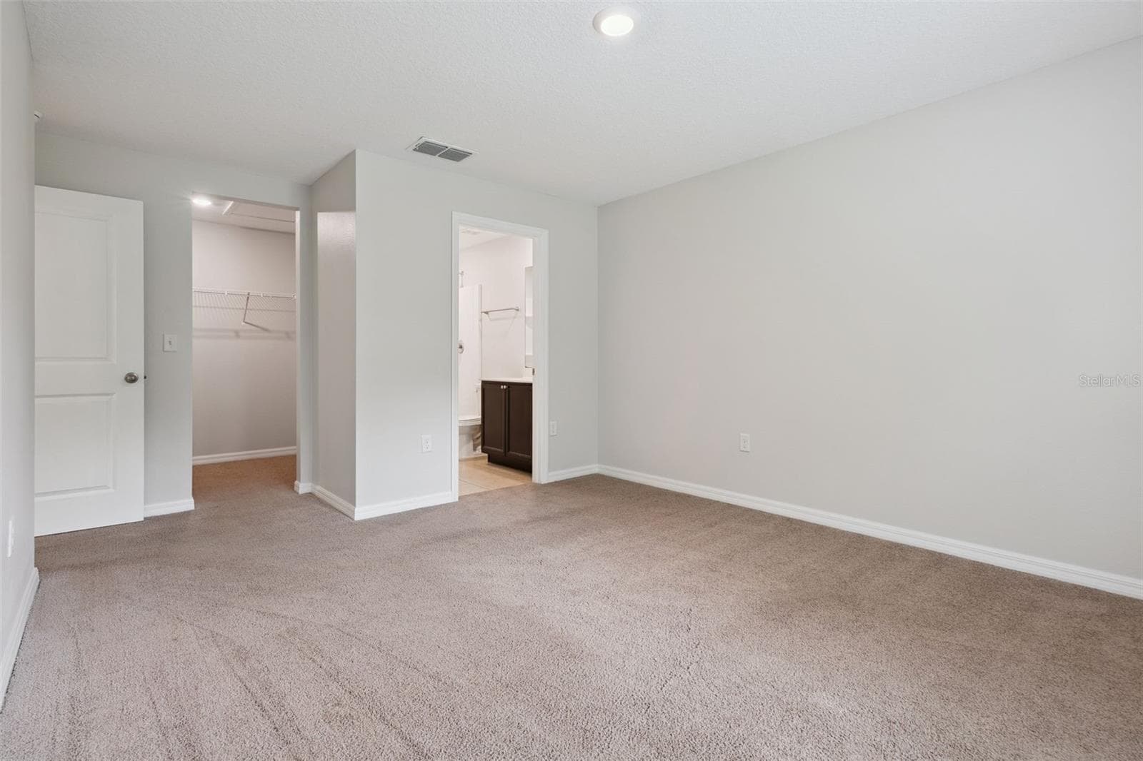 Single Family Residence at 35669 ROSE MOSS AVE, LEESBURG, photo 16 of 38