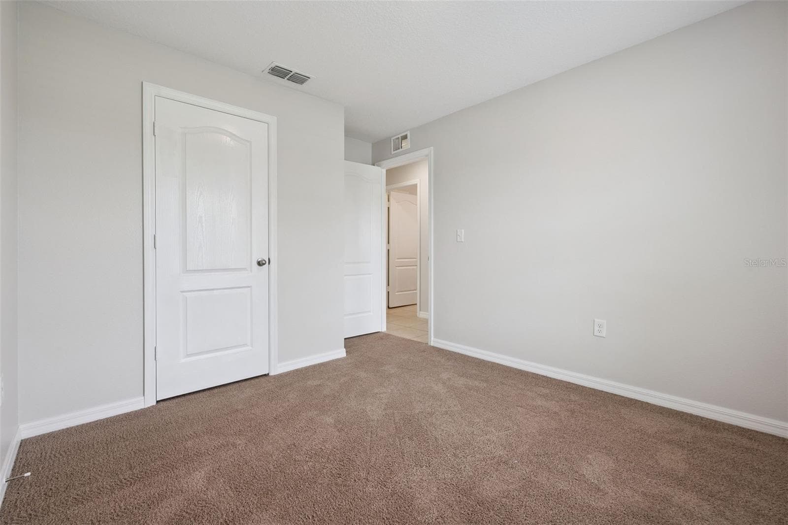 Single Family Residence at 35669 ROSE MOSS AVE, LEESBURG, photo 17 of 38