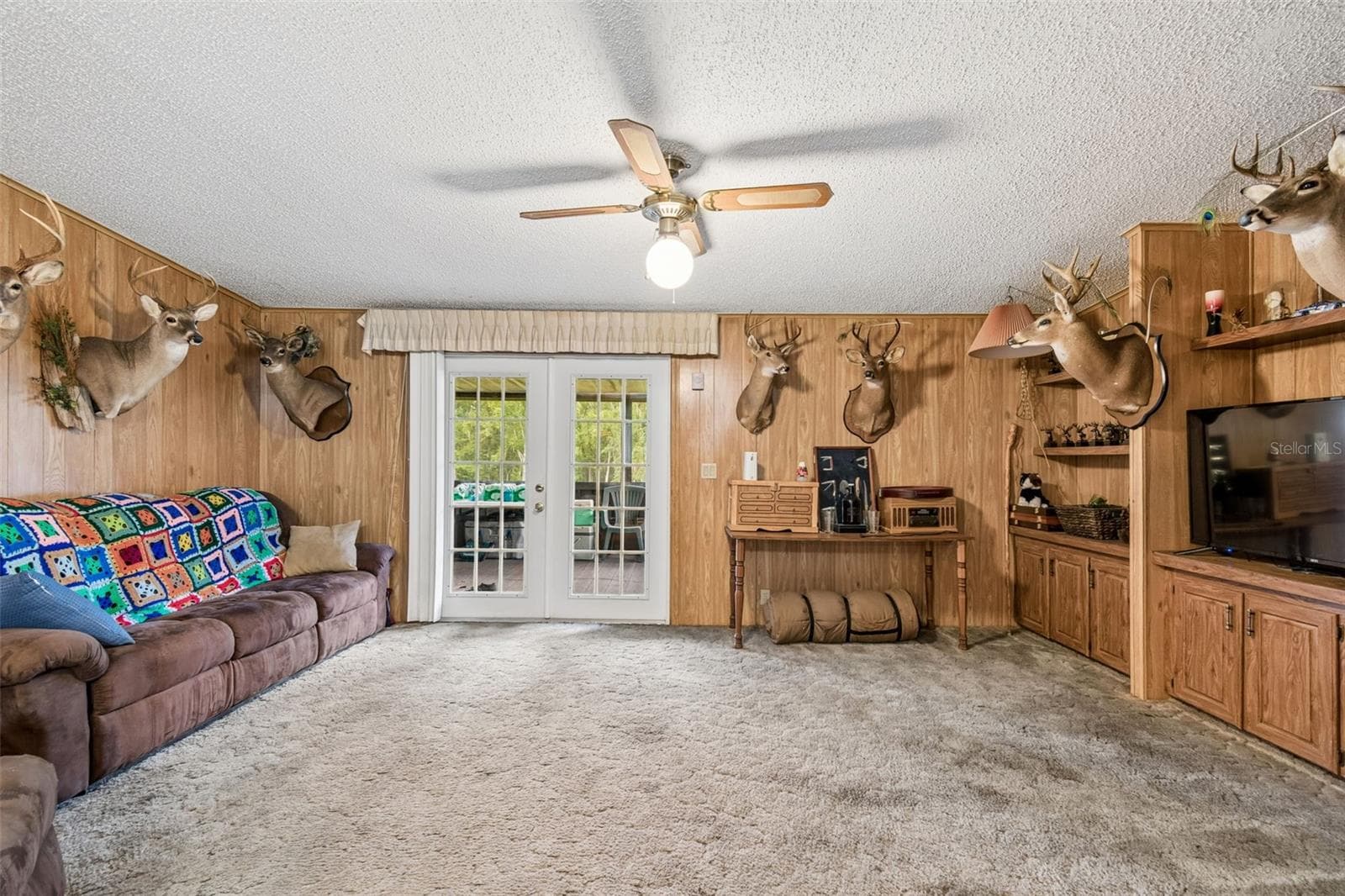 Manufactured Home at 6325 OAKVIEW LN, LAKELAND, photo 8 of 47