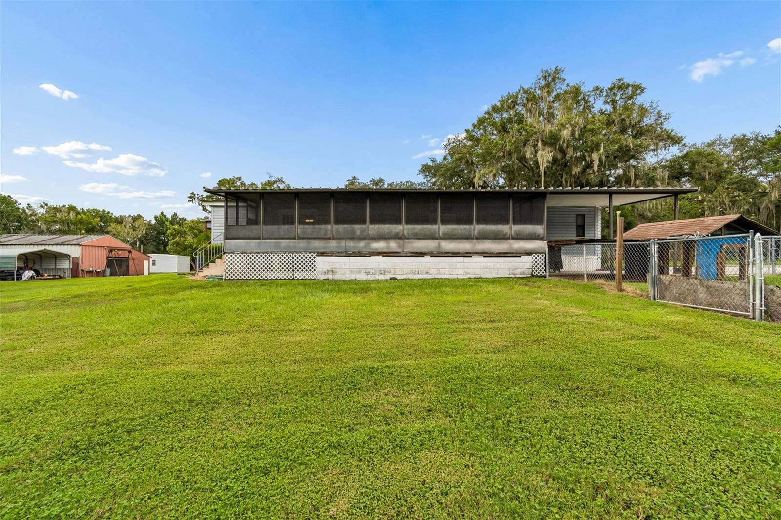Manufactured Home at 6325 OAKVIEW LN, LAKELAND, photo 32 of 47