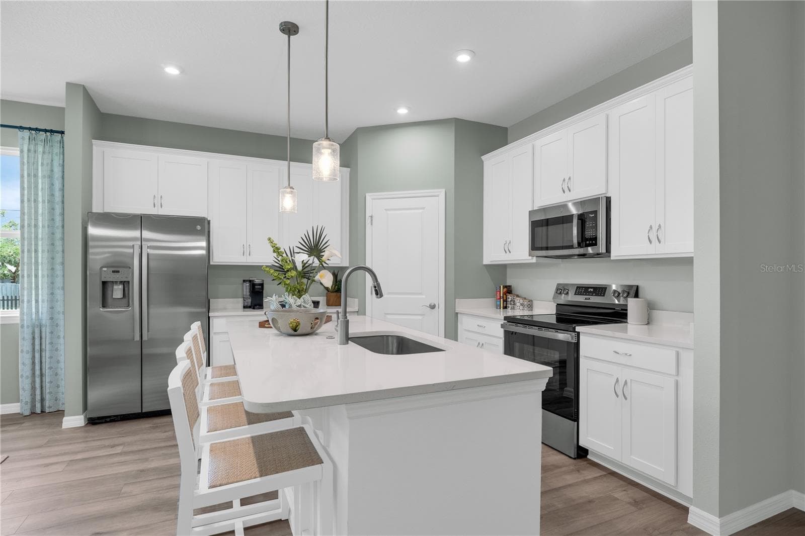 Single Family Residence at 6755 WINTERBERRY DR, LAKE HAMILTON, photo 15 of 39