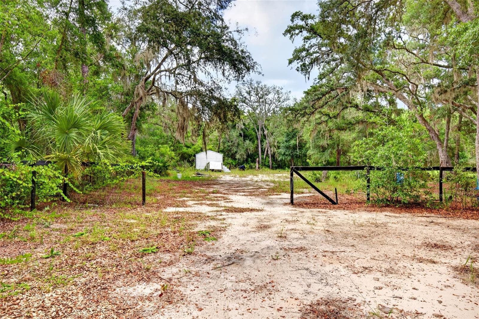 Manufactured Home at 9955 SE 160TH AVE, OCKLAWAHA, photo 11 of 51