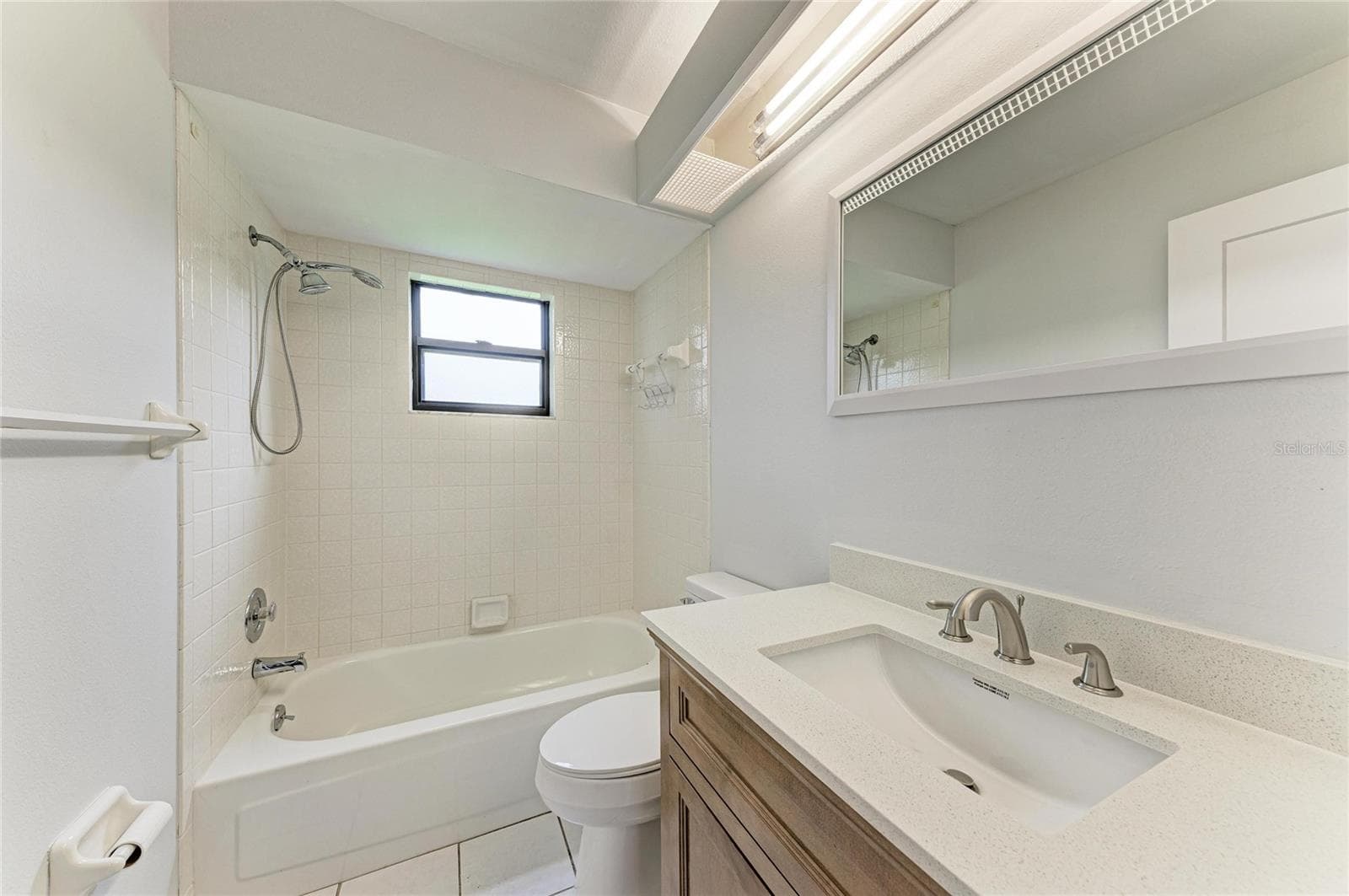 Second bath - 5506 82ND AVENUE DR E, PALMETTO