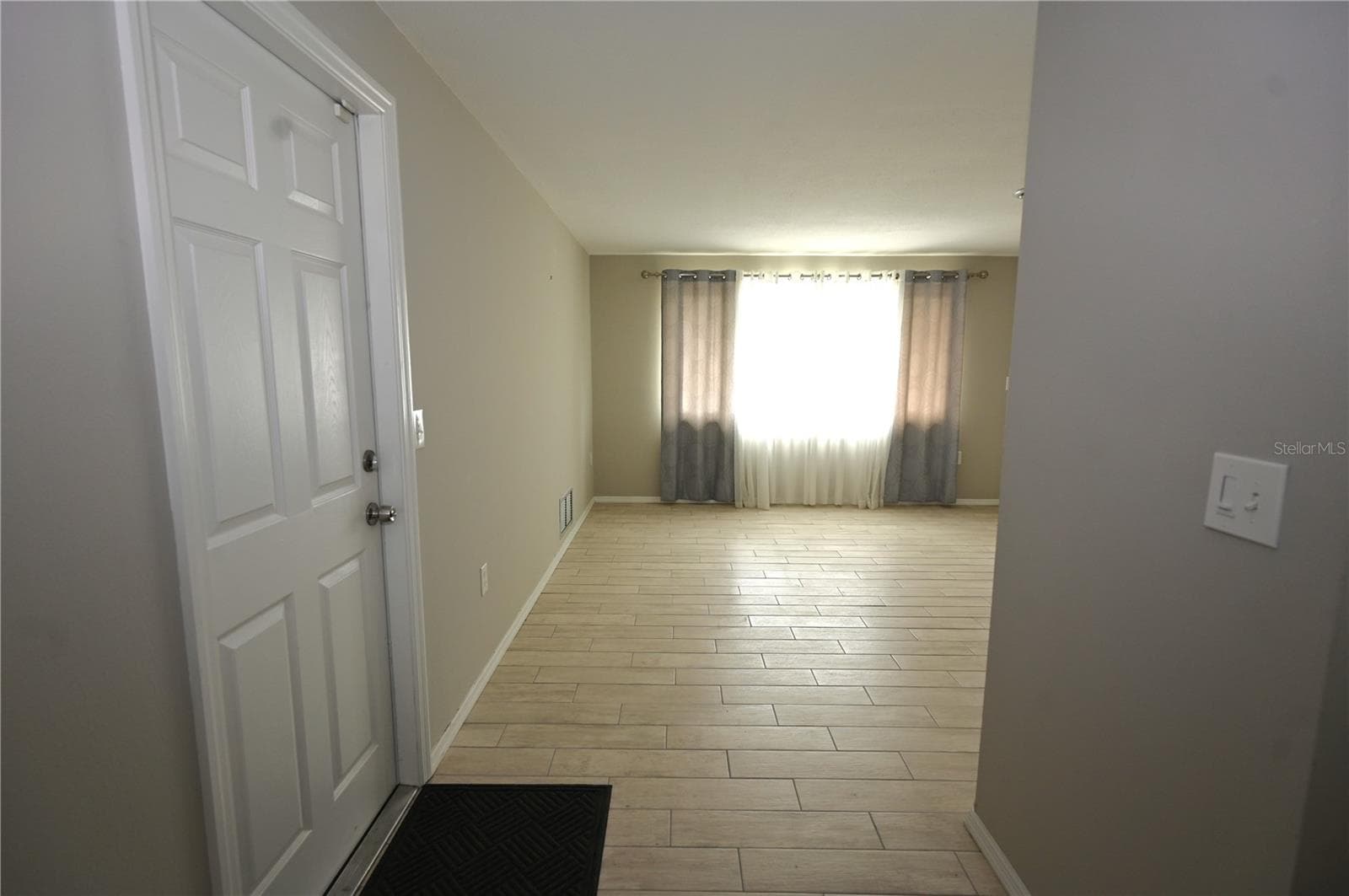 Single Family Residence at 1620 MORNING DOVE LN, ENGLEWOOD, photo 5 of 39
