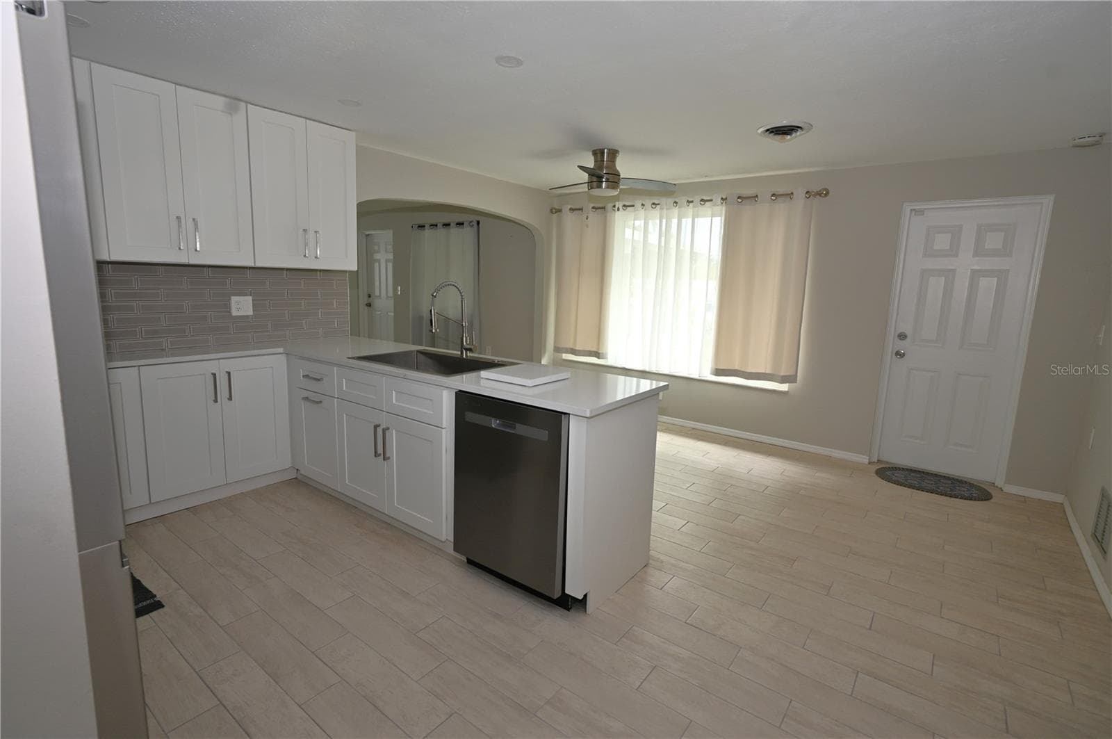 Single Family Residence at 1620 MORNING DOVE LN, ENGLEWOOD, photo 16 of 39