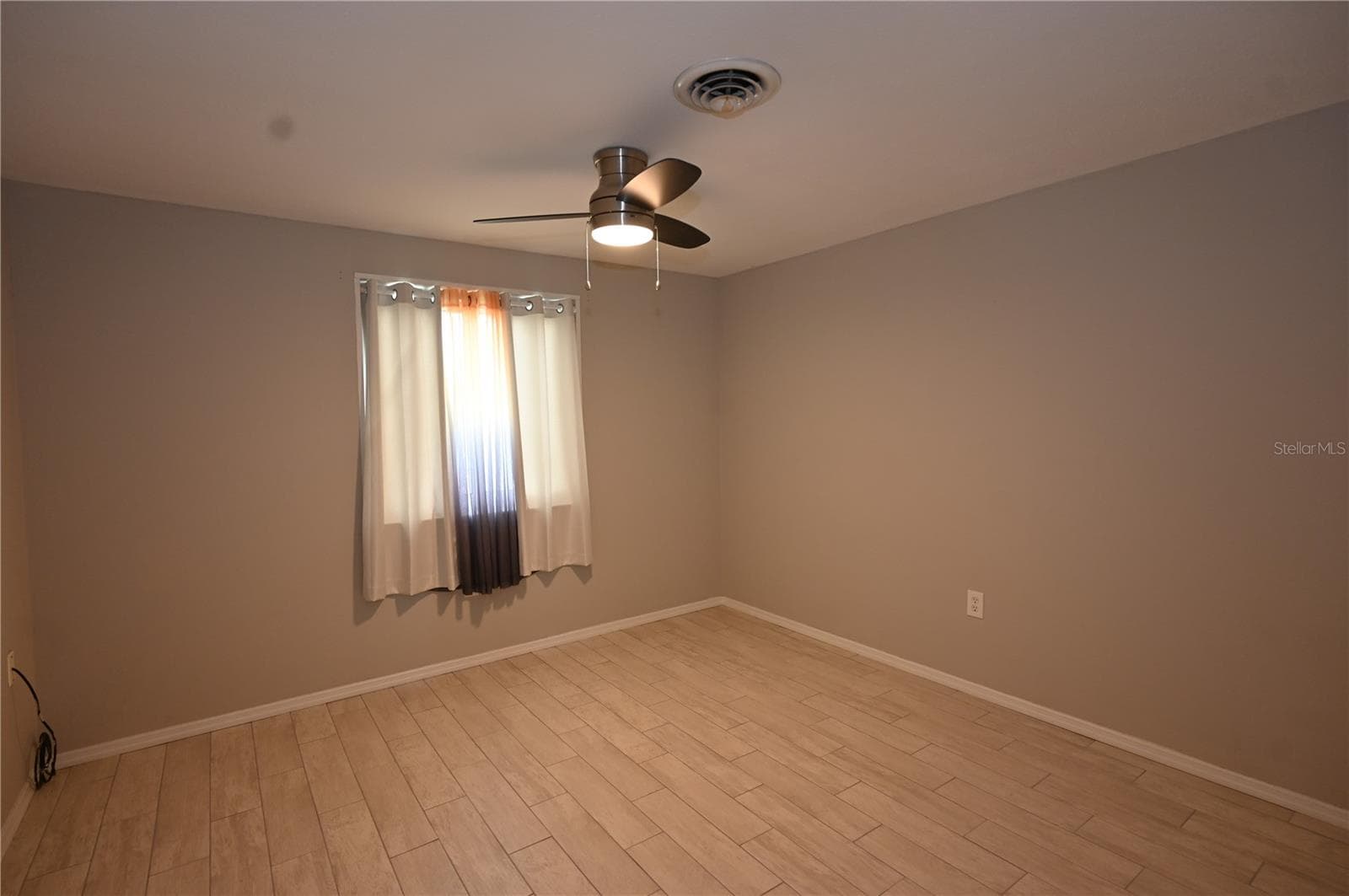 Single Family Residence at 1620 MORNING DOVE LN, ENGLEWOOD, photo 24 of 39