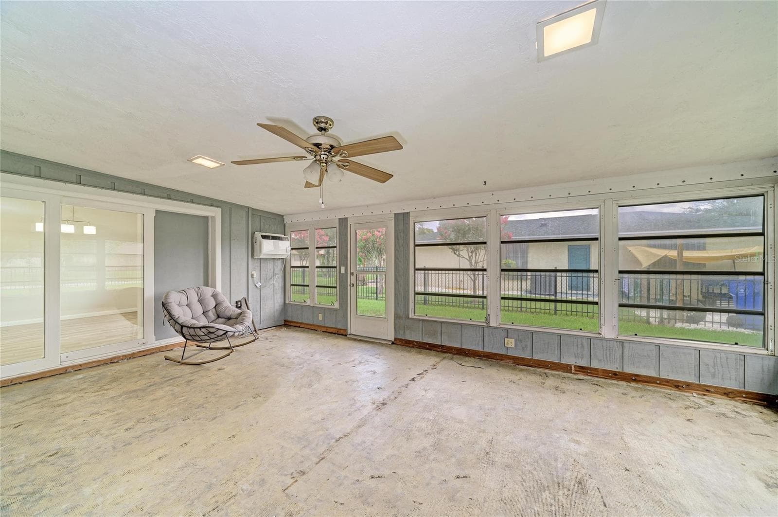Air conditioned Florida room. - 2011 37TH ST W, BRADENTON