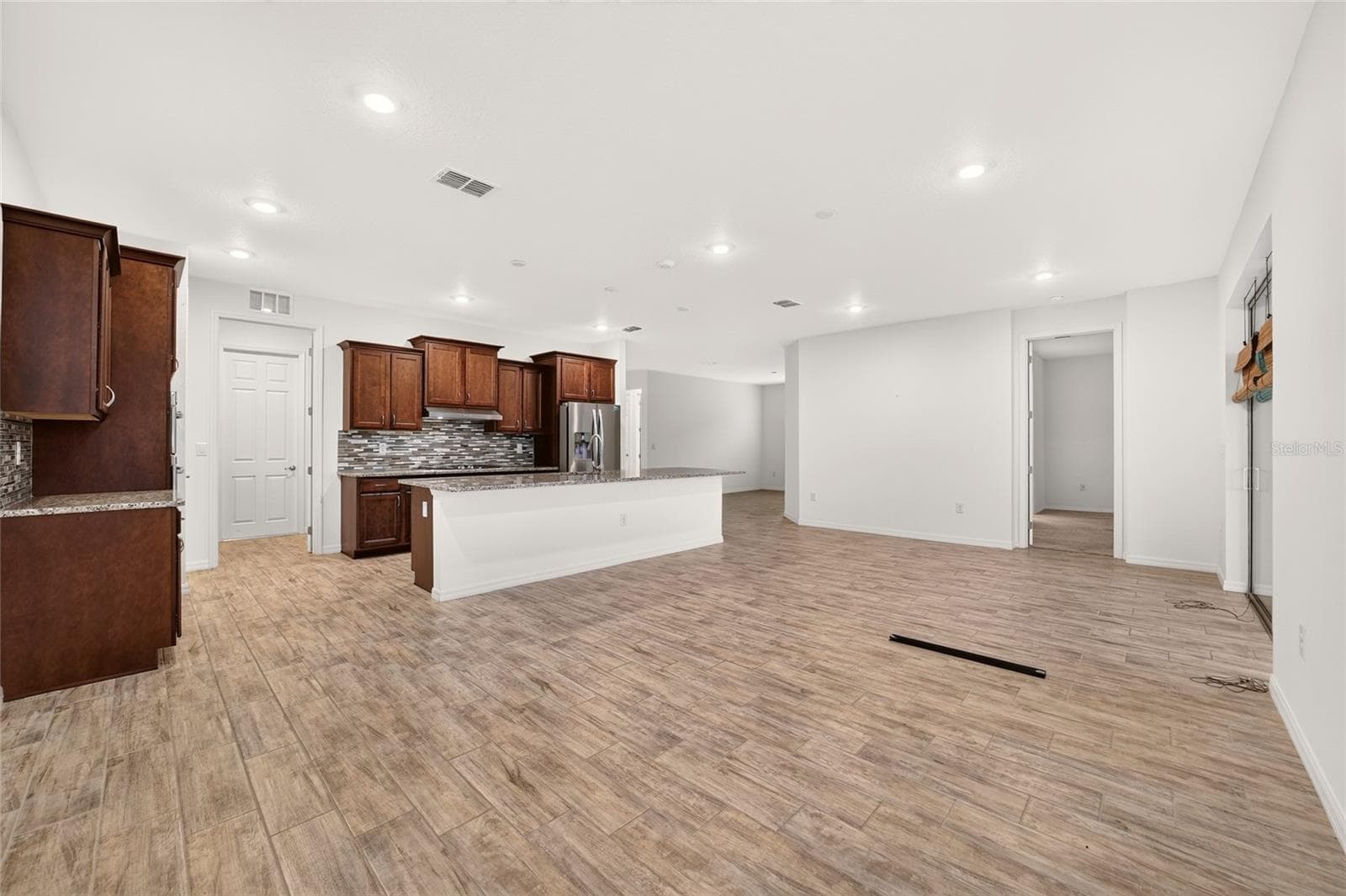 Single Family Residence at 9269 SW 97TH CIR, OCALA, photo 9 of 40